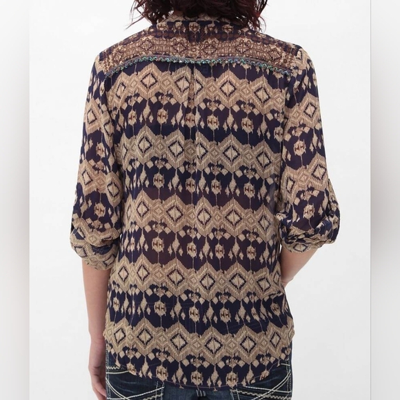 🌈Roar Electric Desert Doll Henley Top - Picture 6 of 7